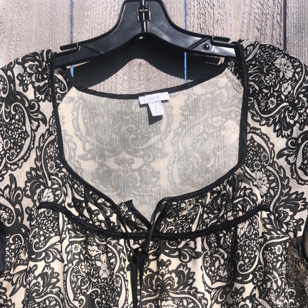 XL black and cream floral blouse - Picture 3 of 7